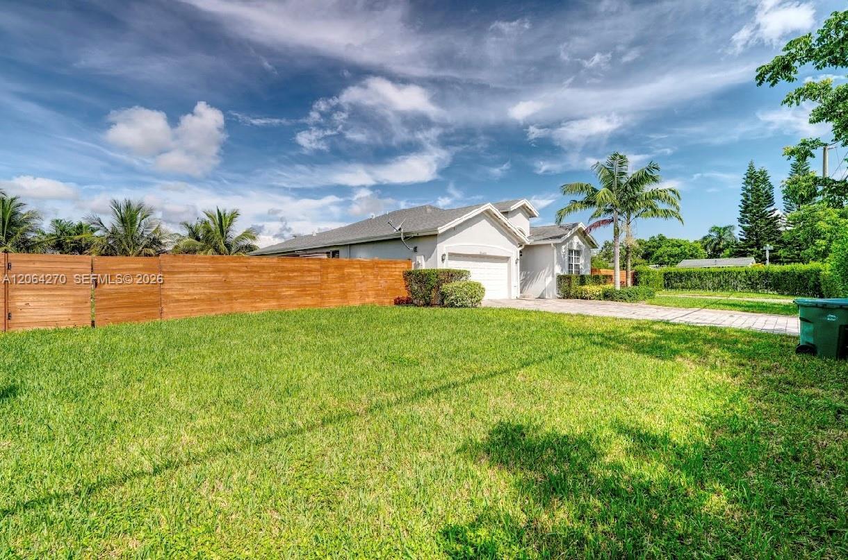 30600 SW 193rd Ave, Homestead FL 33030 photo 2
