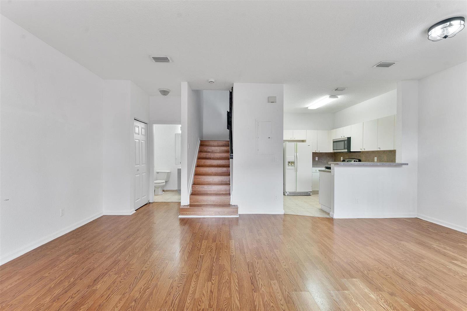 1407 S SANTA CATALINA Circle, North Lauderdale FL 33068 photo 2