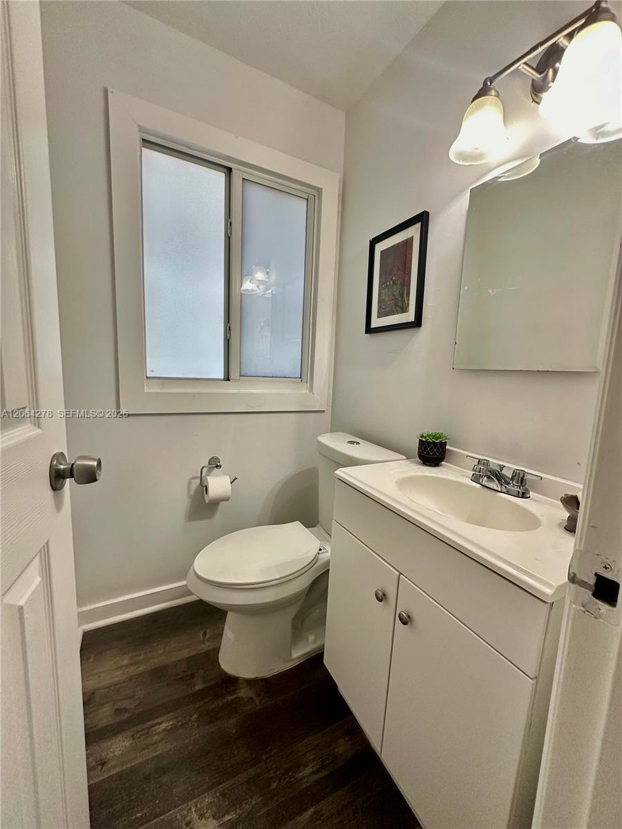 3611 OAK AV, Miami FL 33133 photo 5