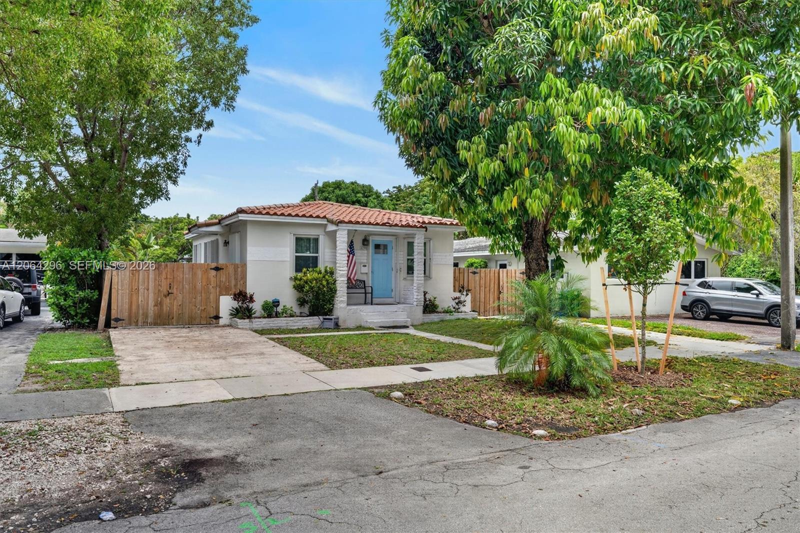 3780 SW 27th Ter, Miami FL 33134 photo 2