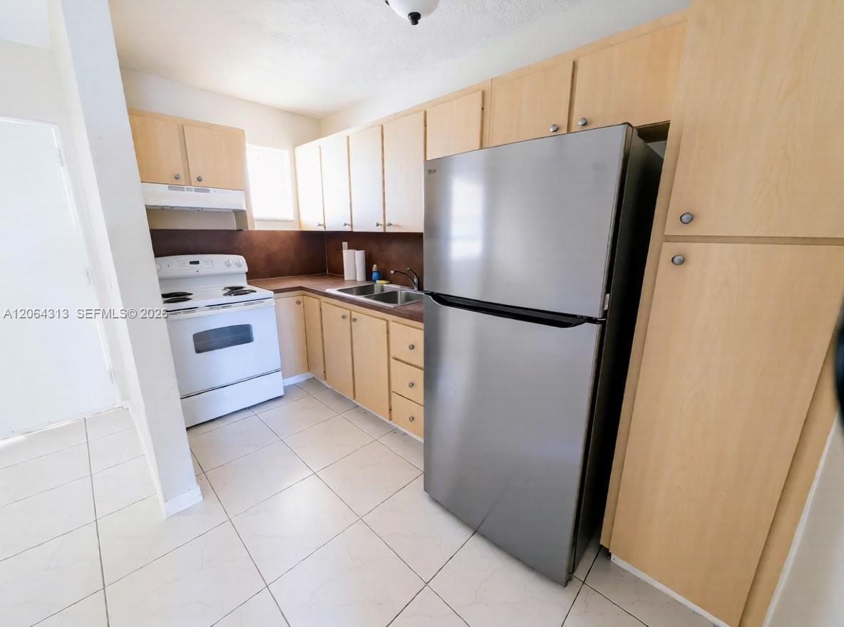 1525 NW 19th Ter # 23, Miami FL 33125 photo 4