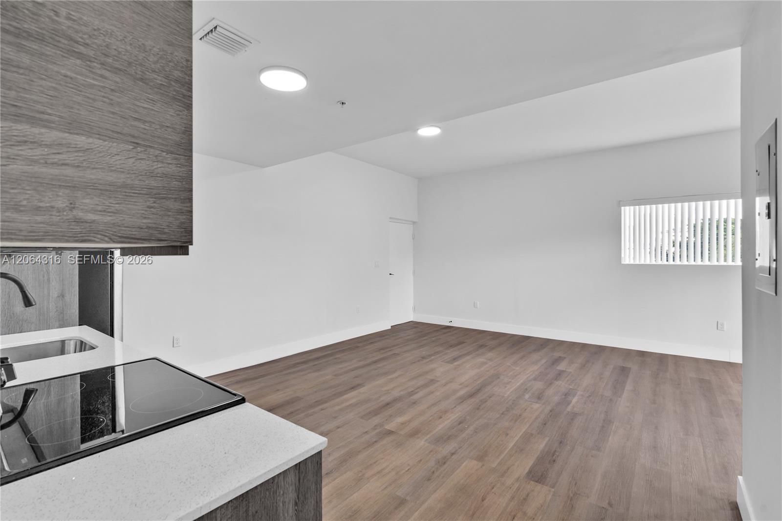 1021 NW 1st St # 301, Miami FL 33128 photo 4