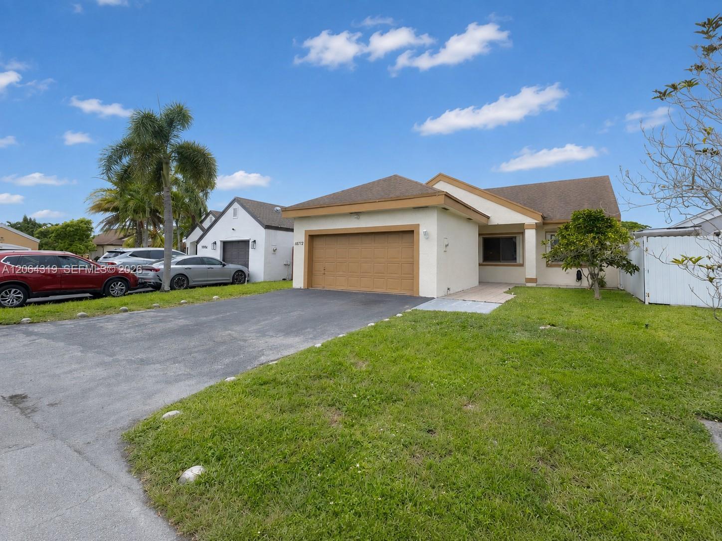 18772 NW 80th Ct, Hialeah FL 33015 photo 2
