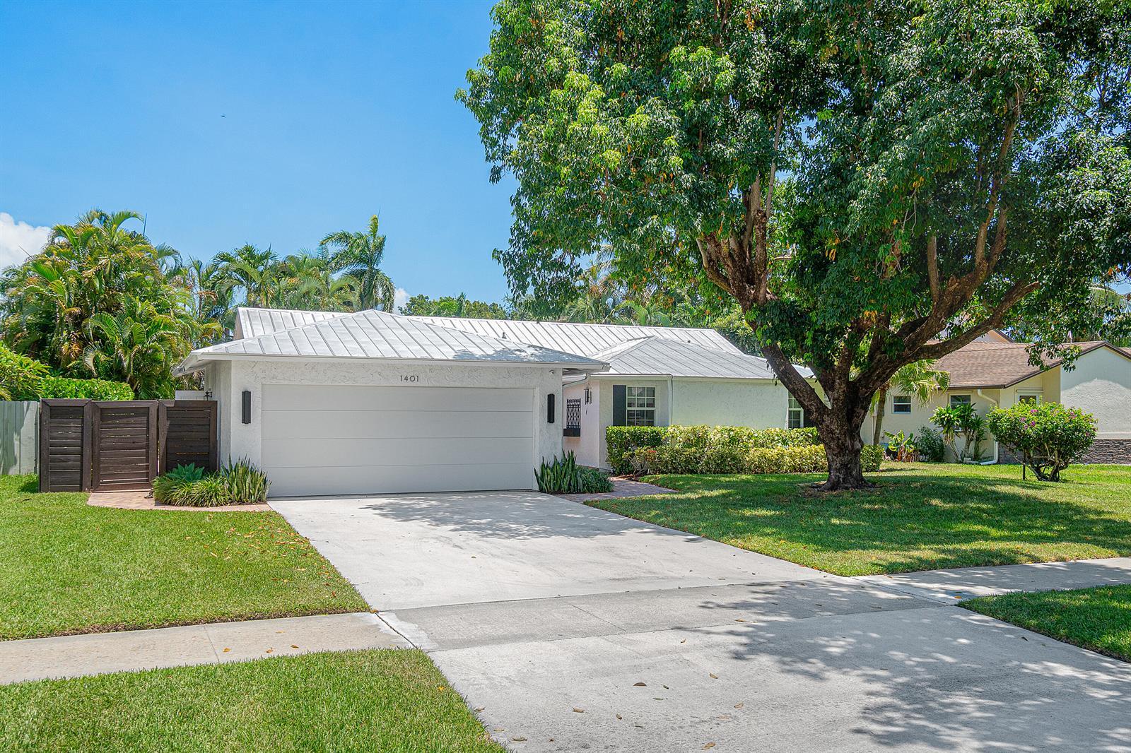 1401 Hummingbird Drive, Delray Beach FL 33444 photo 3