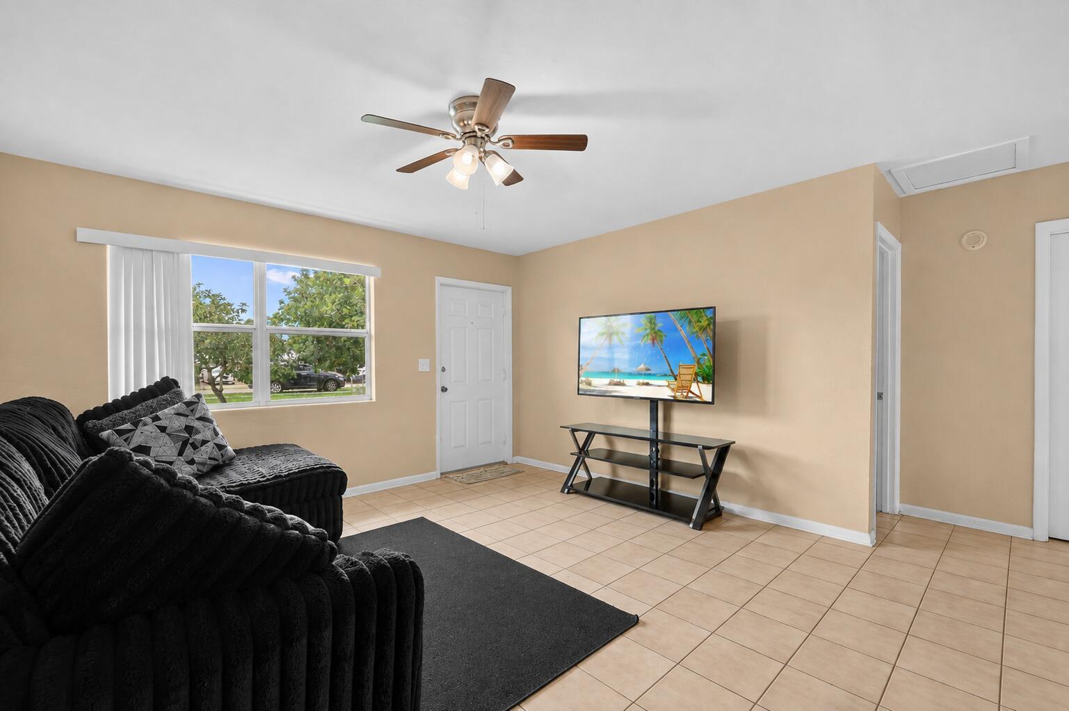 415 FLEMING Avenue, FL 33463 photo 4