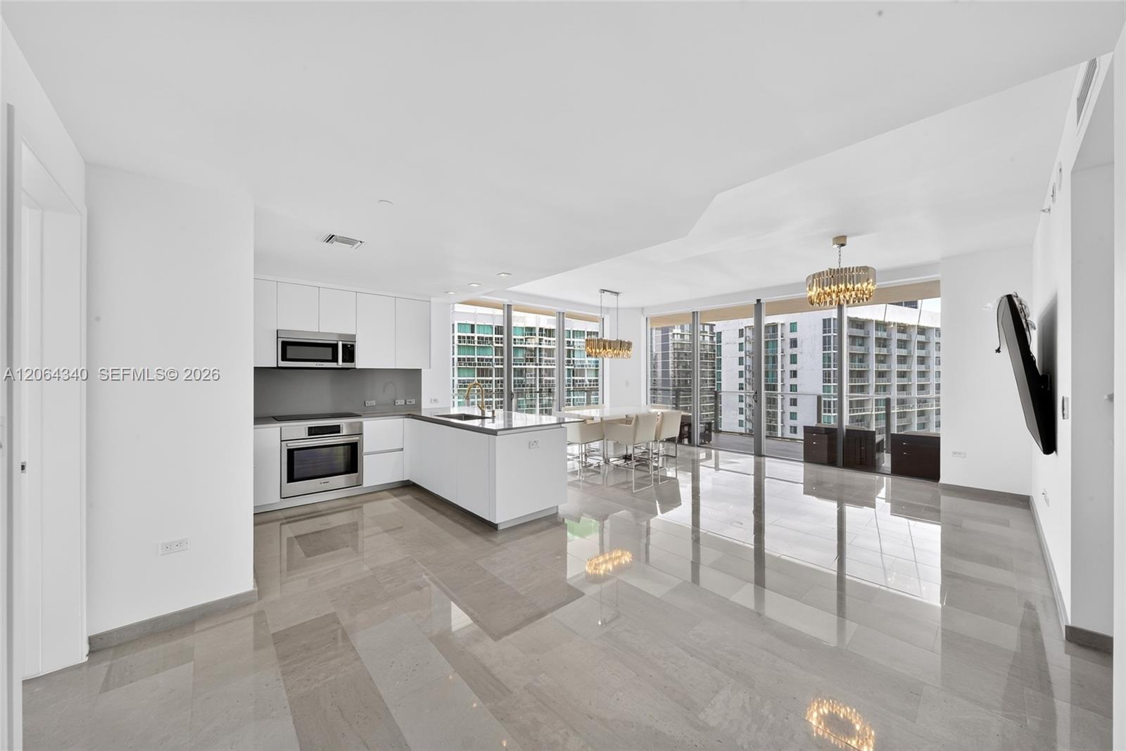 68 SE 6th St # 3311, Miami FL 33131 photo 5
