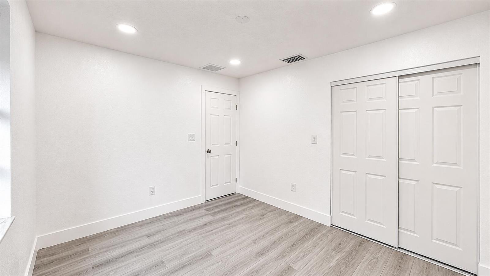 528 E Lakewood Road # B, West Palm Beach FL 33405 photo 3
