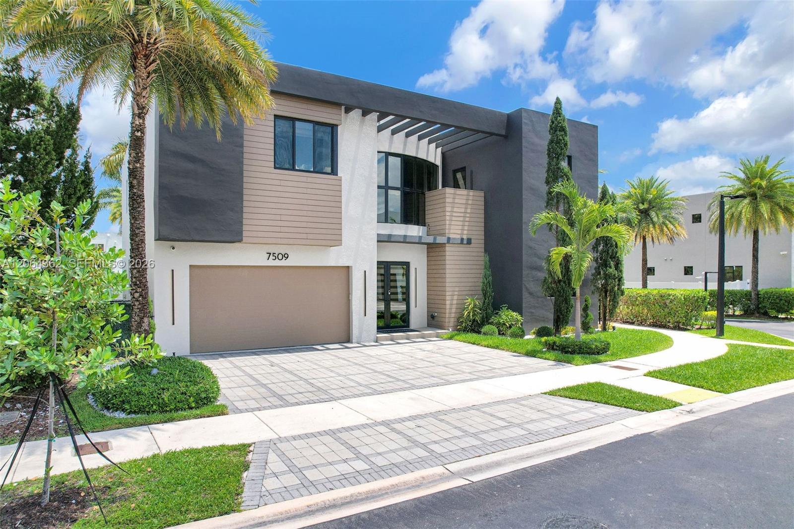 7509 NW 99th Ave, Doral FL 33178 photo 2