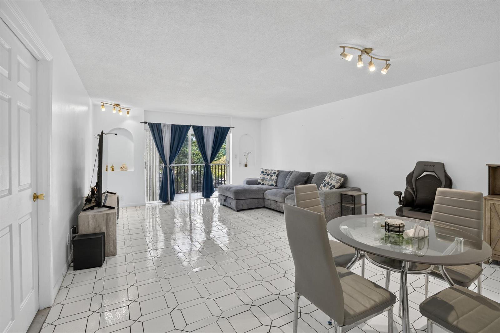 6001 N Falls Circle Drive # 306, Lauderhill FL 33319 photo 3