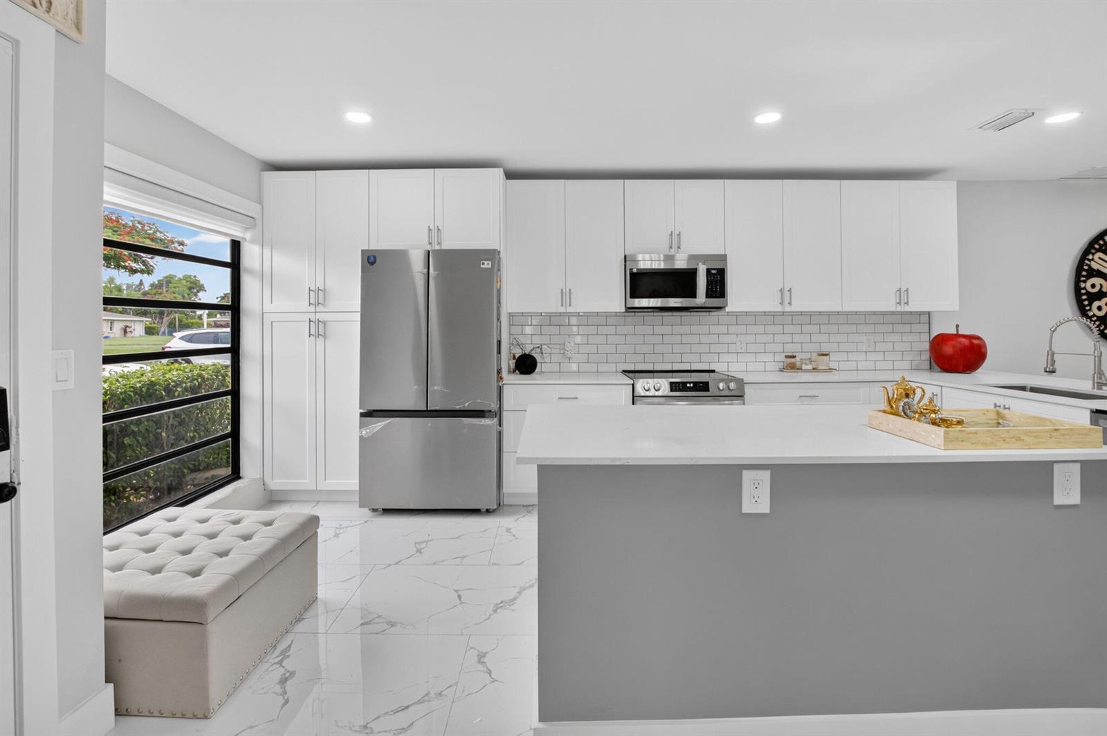 8967 Belle Aire Drive, Boca Raton FL 33433 photo 4