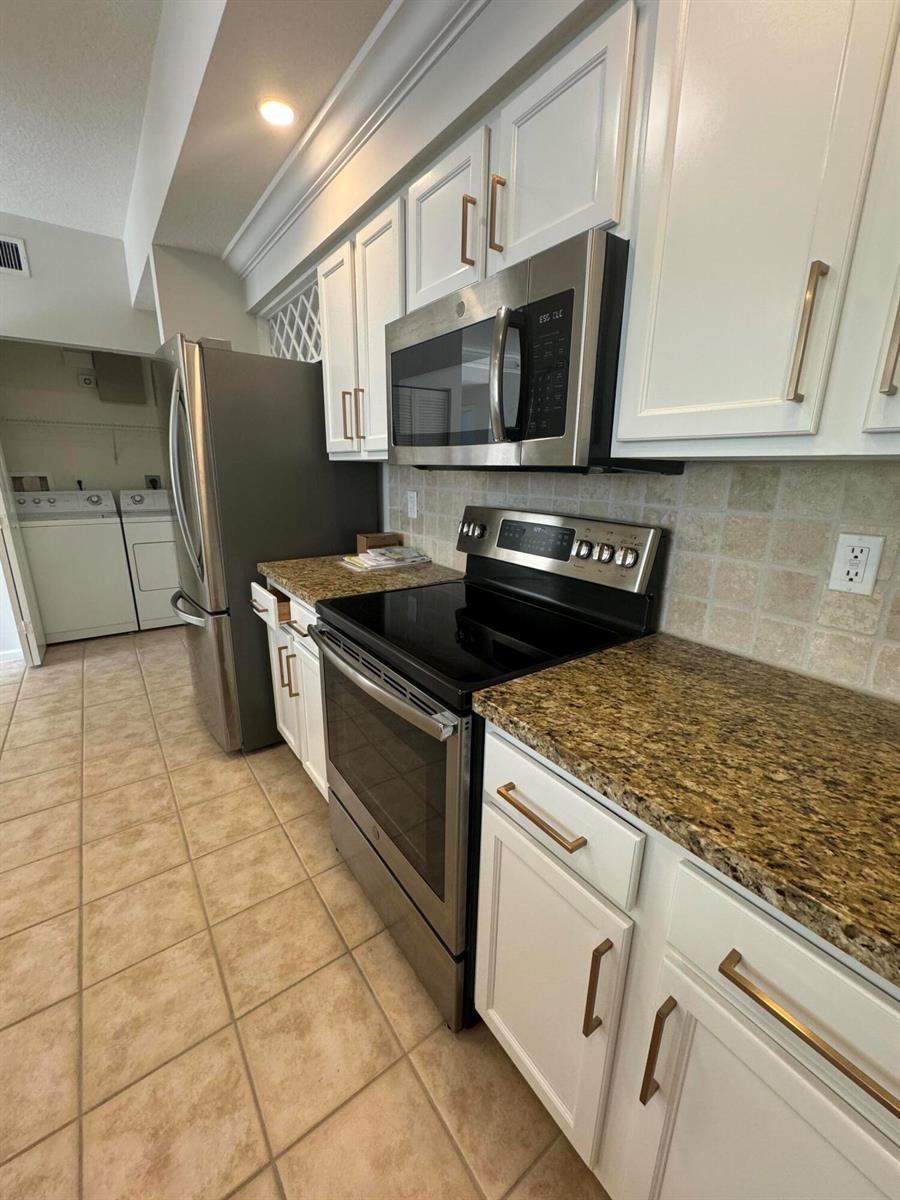 225 MURCIA Drive # 305, Jupiter FL 33458 photo 3