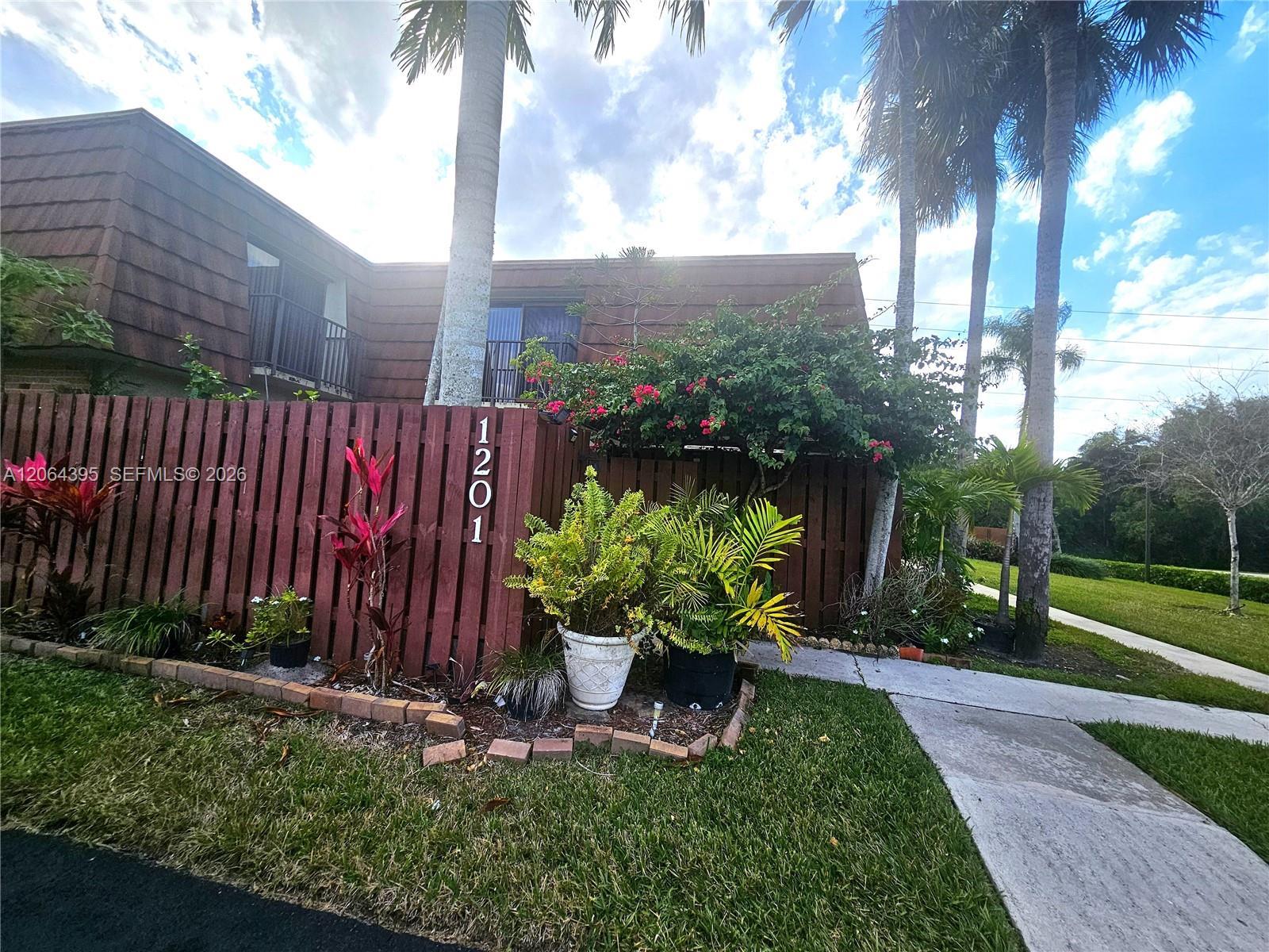 1201 SW 120th Way, Davie FL 33325 photo 4