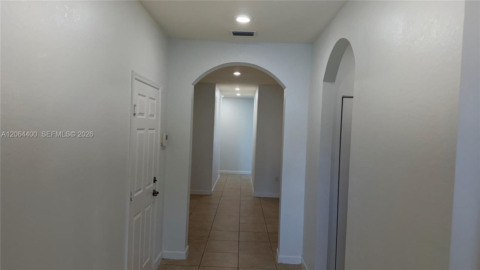 737 SE 37th Pl, Homestead FL 33033 photo 2