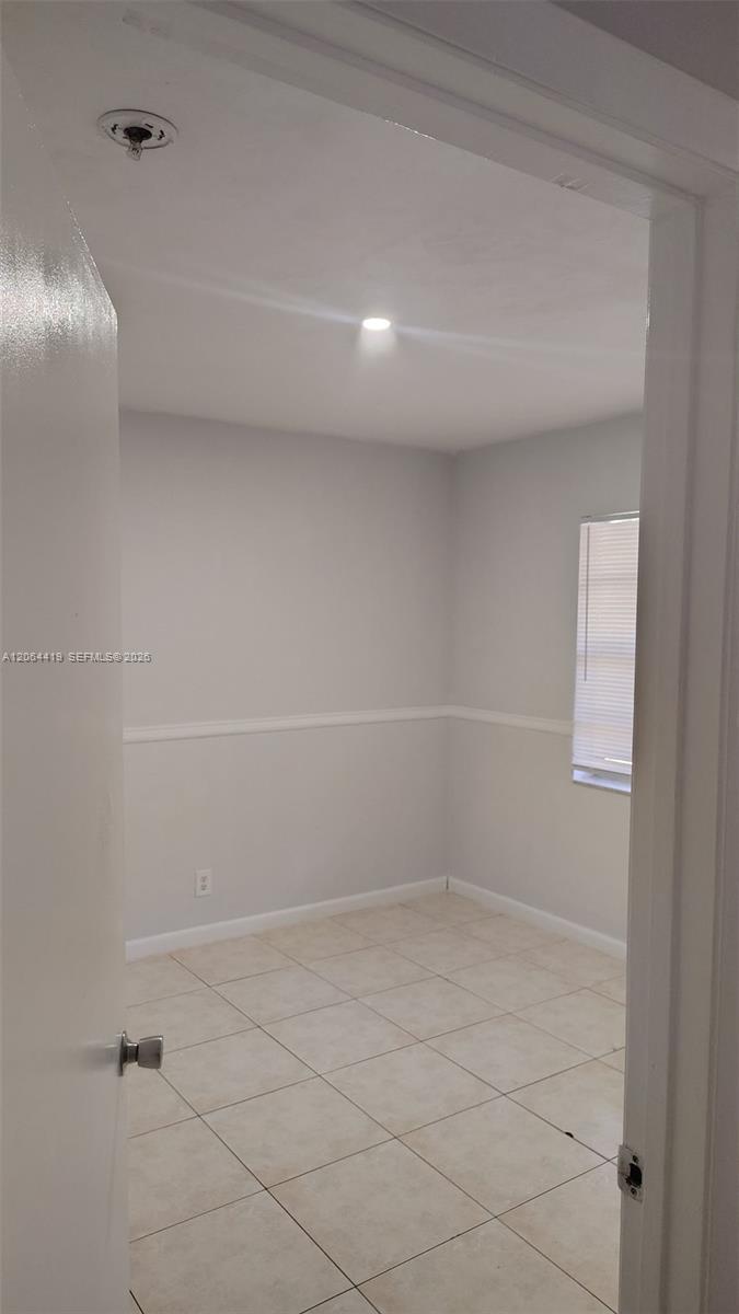 1098 NE 34th Ct # 4, Oakland Park FL 33334 photo 5