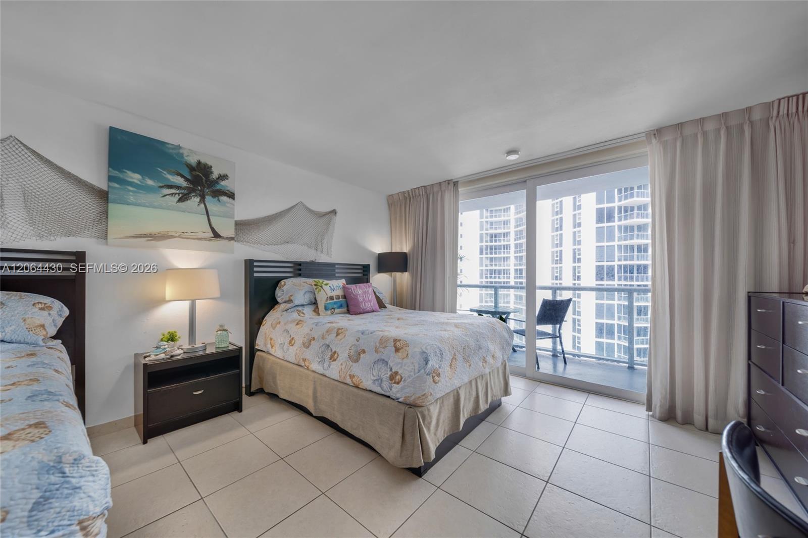 19201 N Collins Ave # 1117, Sunny Isles Beach FL 33160 photo 2