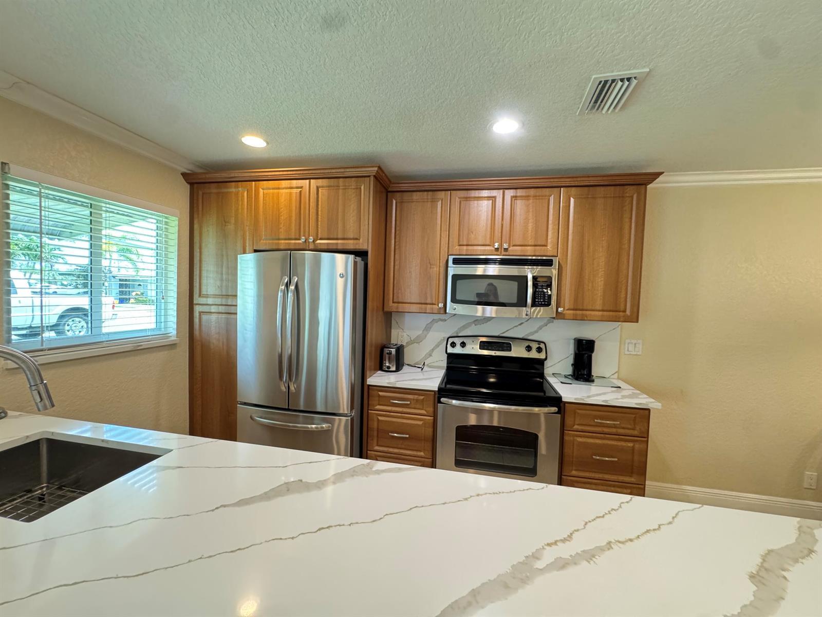 512 High Point Drive, Delray Beach FL 33445 photo 4
