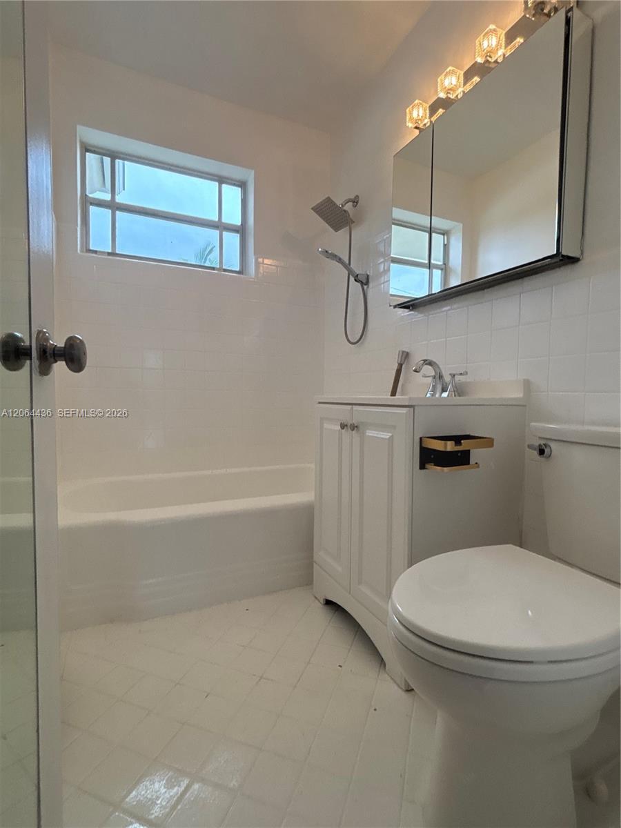 800 W 42 nd # 1B, Miami Beach FL 33140 photo 3