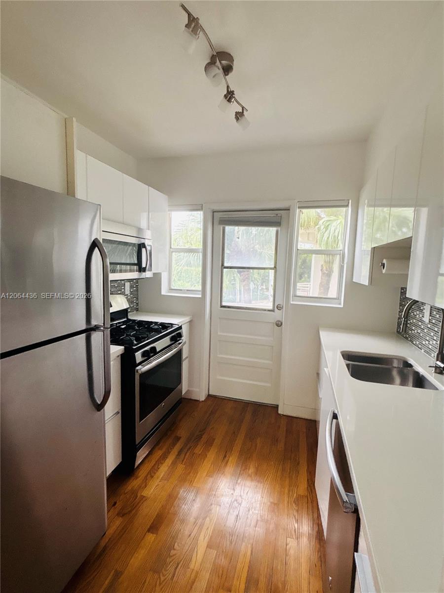 800 W 42 nd # 1B, Miami Beach FL 33140 photo 5