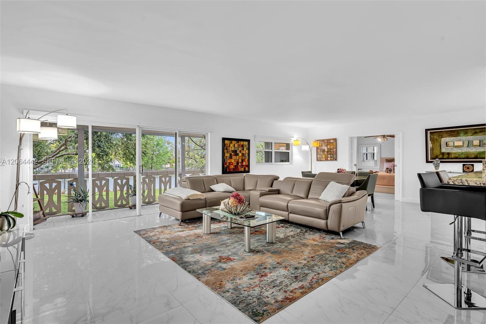 Miami, FL 33179 photo 3