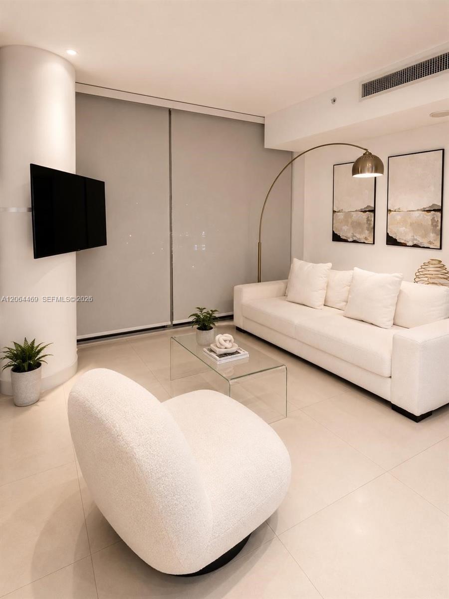 92 SW 3rd St # 1210, Miami FL 33130 photo 5