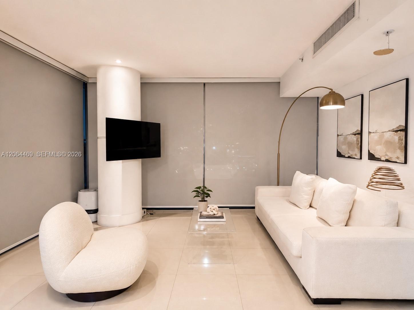 92 SW 3rd St # 1210, Miami FL 33130 photo 4