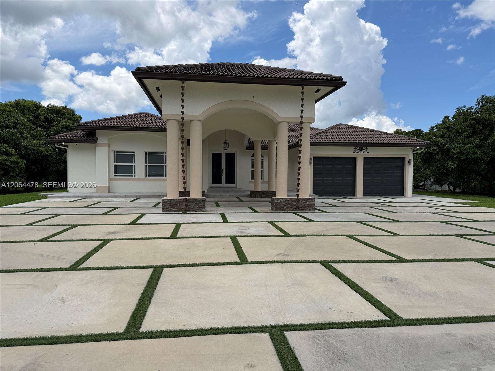 19690 SW 210th St, Miami FL 33187