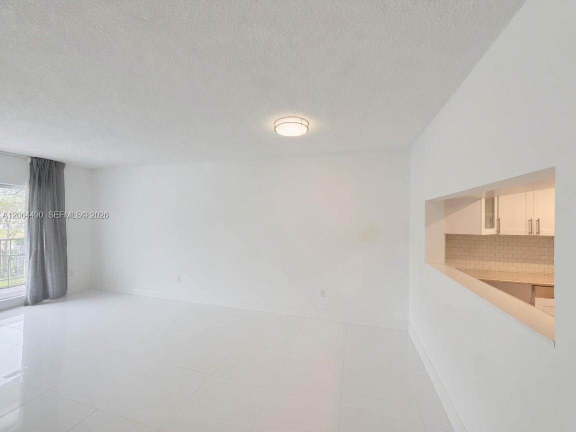 1201 Hillcrest Ct # 205, Hollywood FL 33021 photo 5