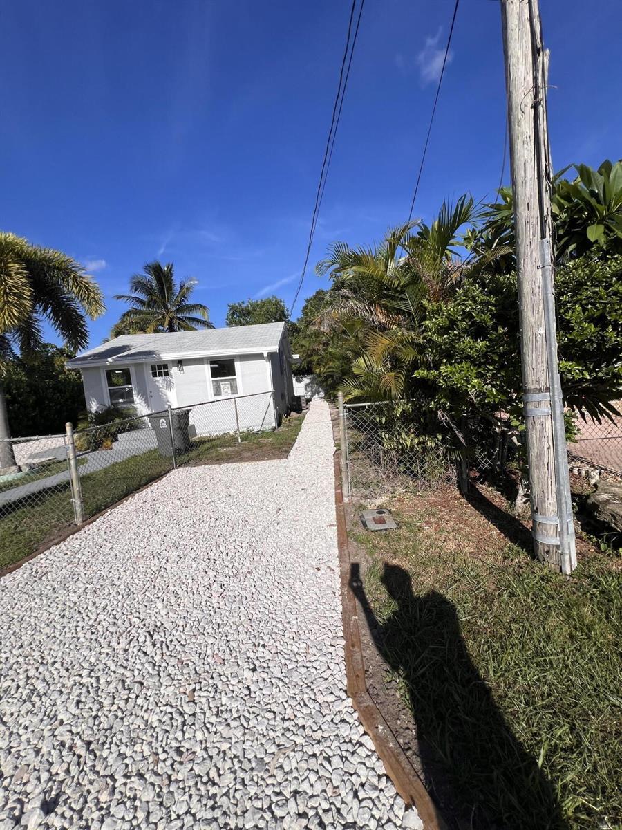 138 Ethelyn Drive, West Palm Beach FL 33415 photo 3
