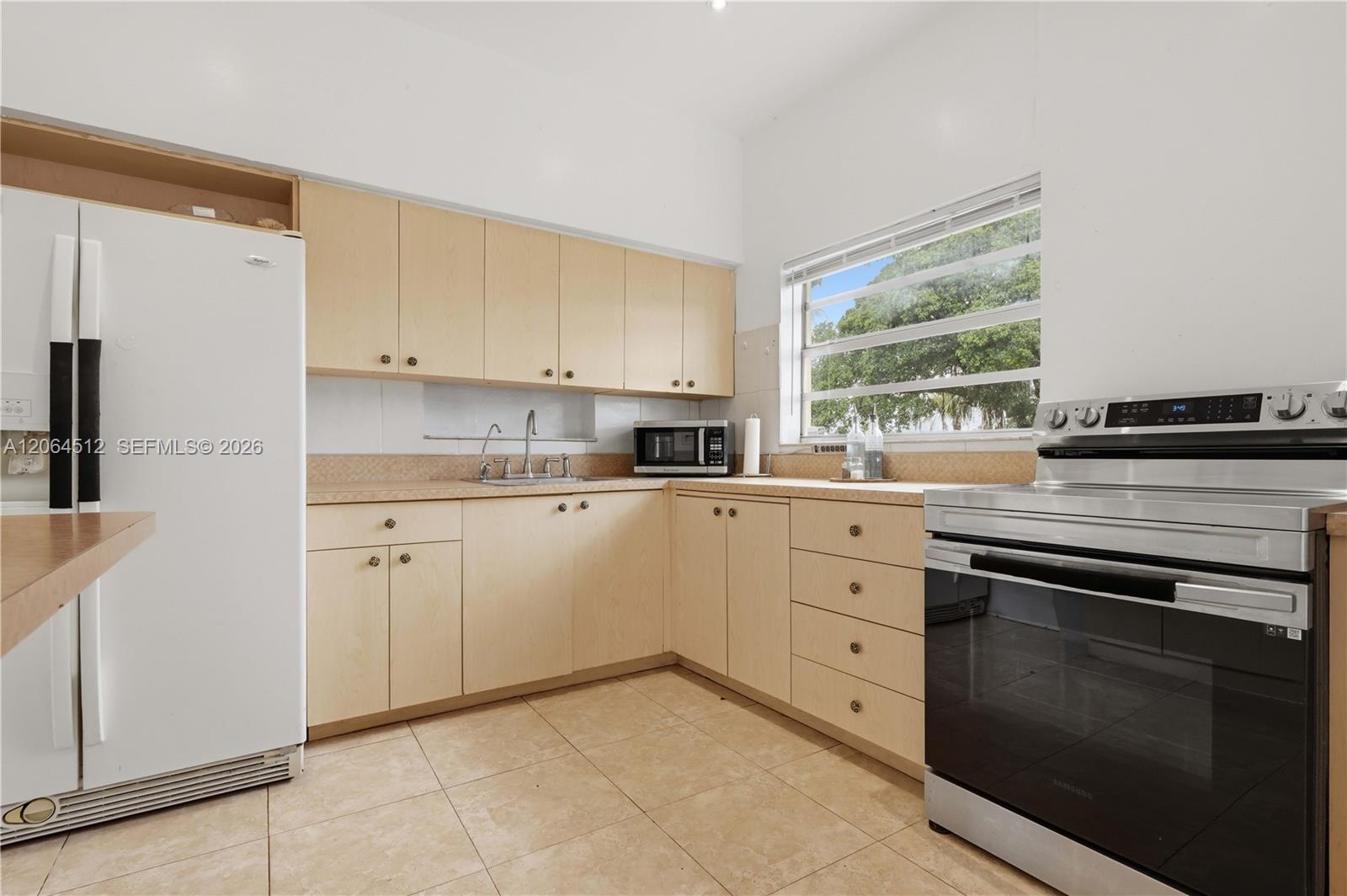 6448 Funston St, Hollywood FL 33023 photo 5