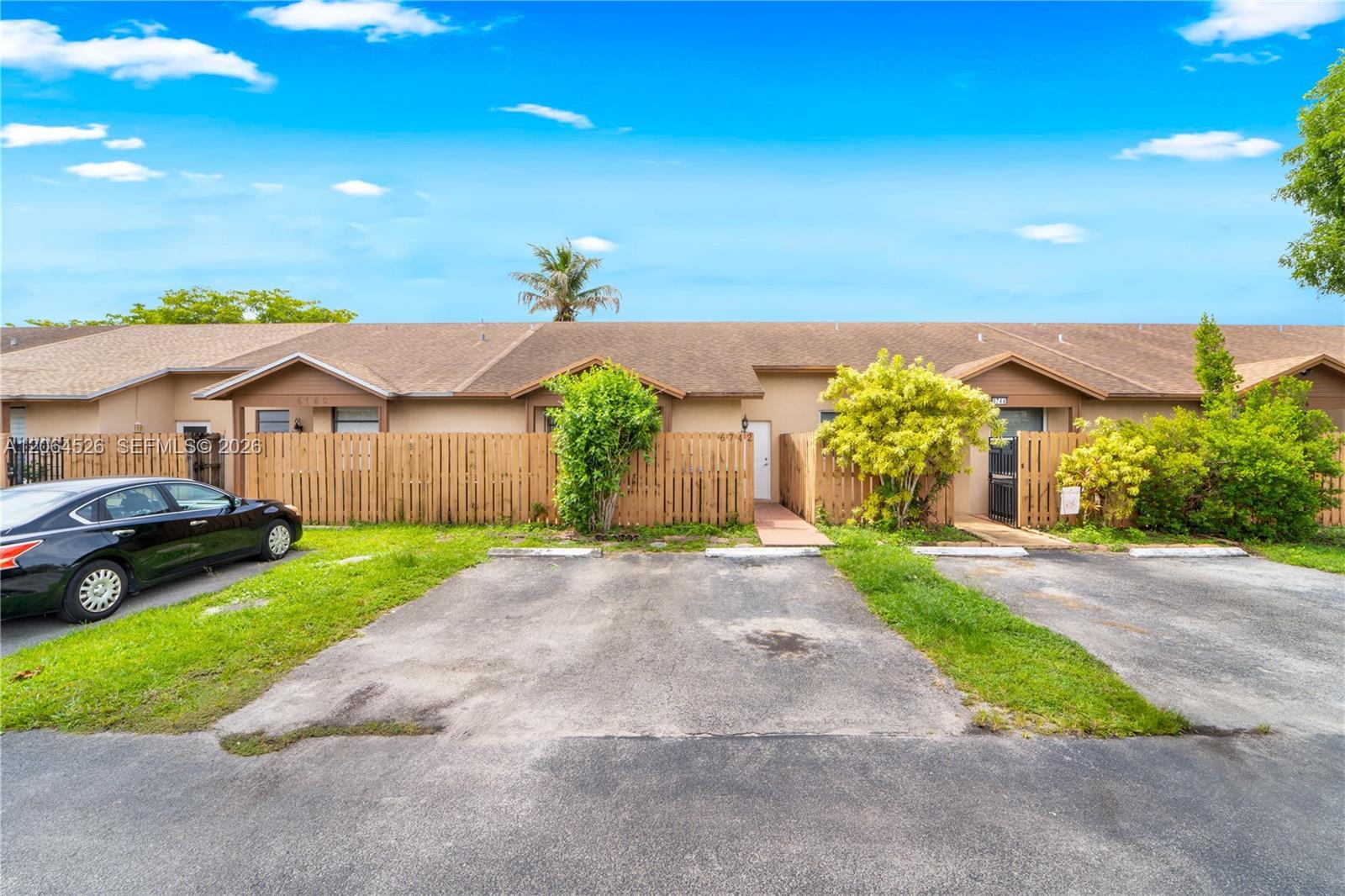 6742 NW 188th Ter # 6742, Hialeah FL 33015 photo 2