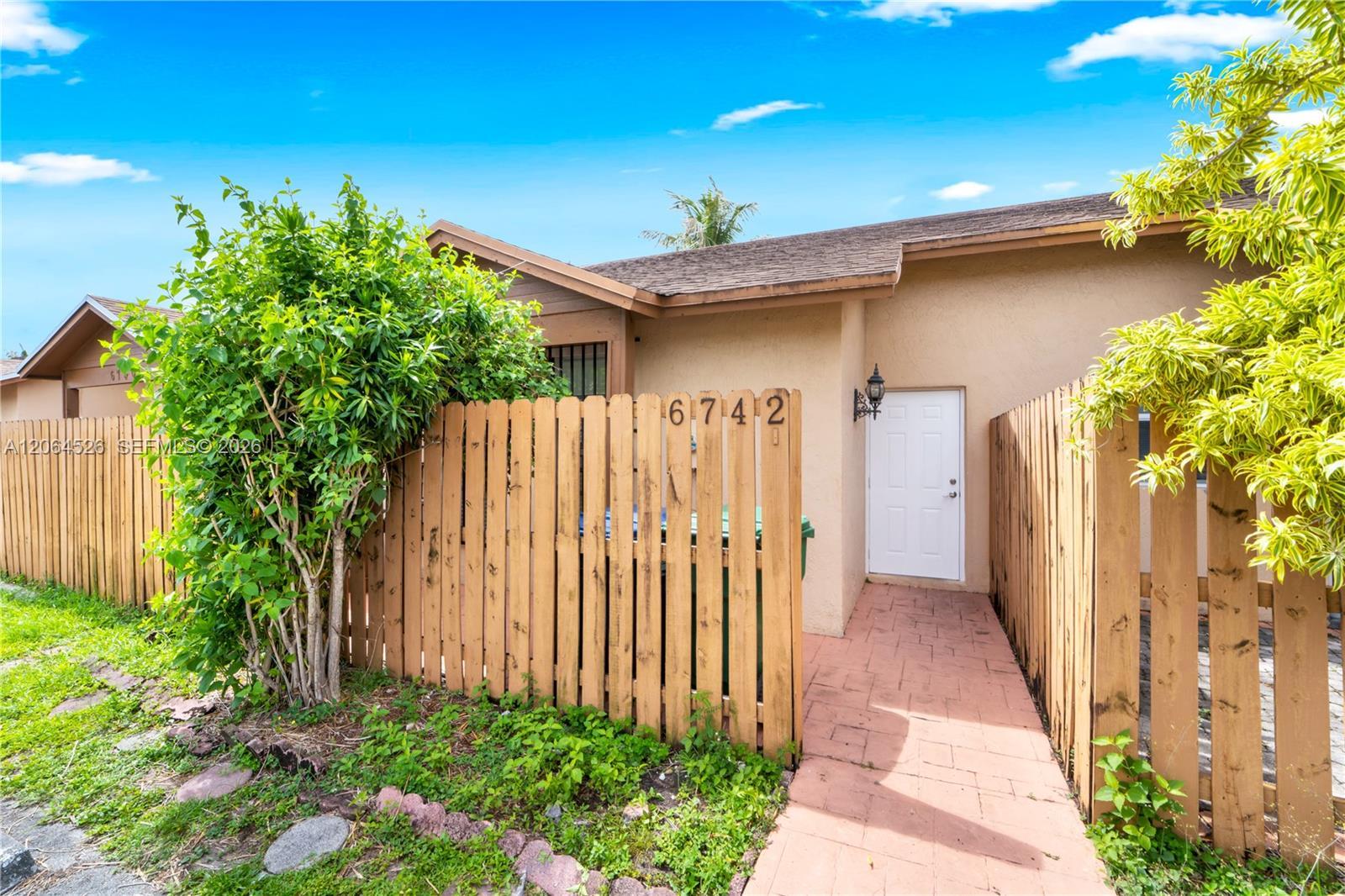 6742 NW 188th Ter # 6742, Hialeah FL 33015 photo 3