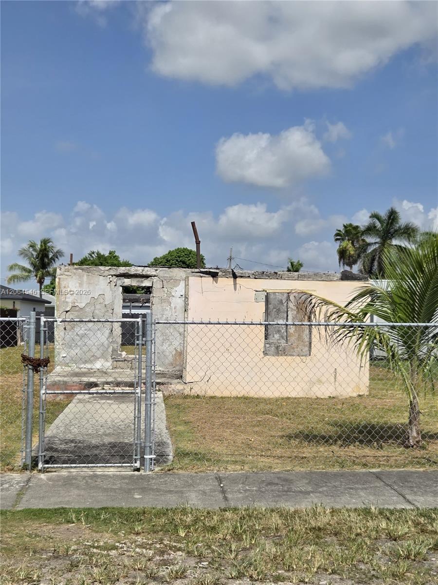 714 SW 11th Ave, Homestead FL 33030
