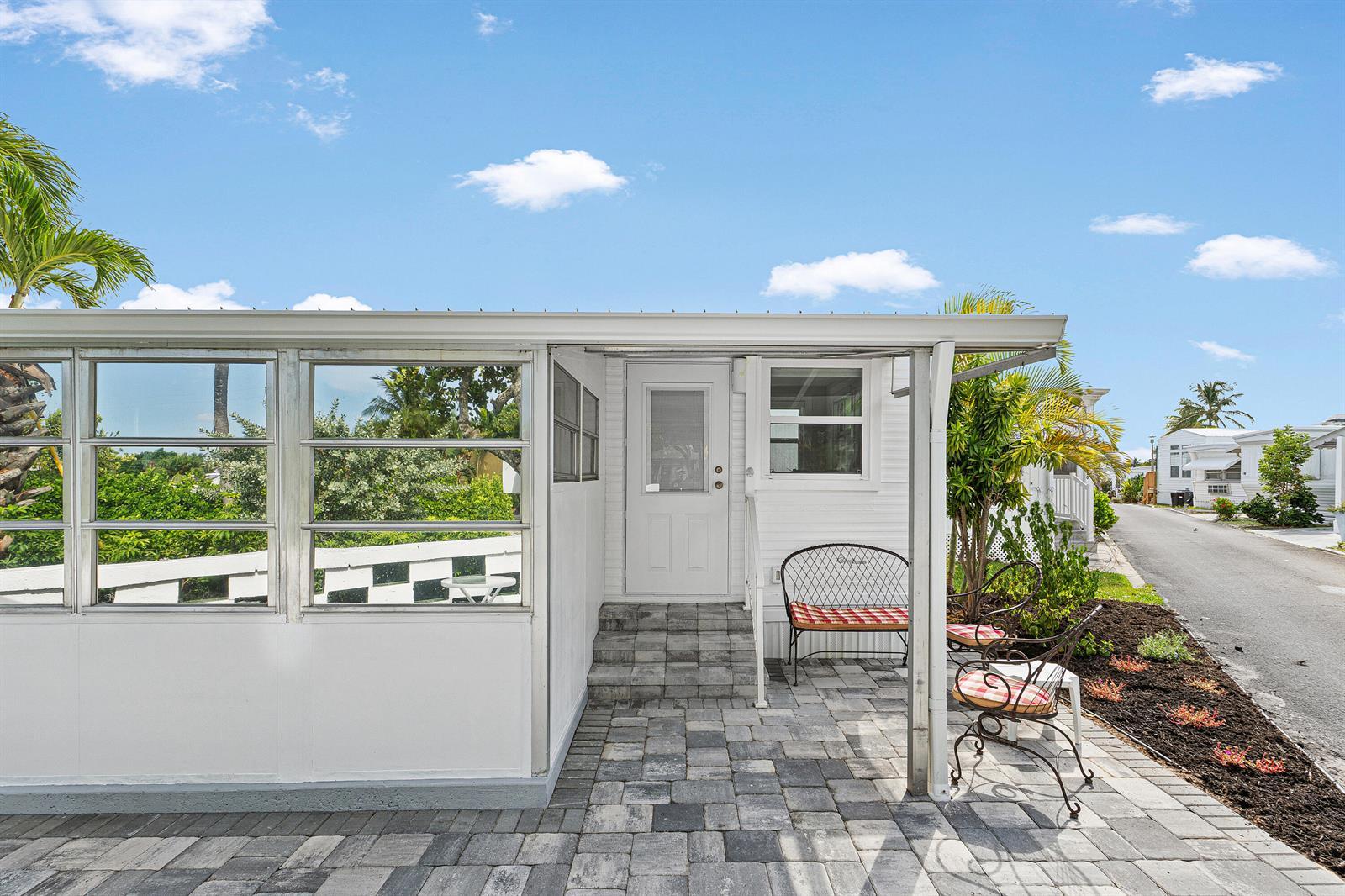 21 Bamboo Drive, Briny Breezes FL 33435 photo 2