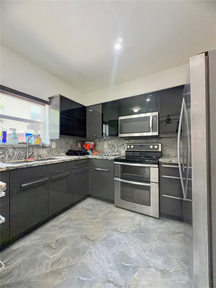 8894 SW 225th St, Cutler Bay FL 33190 photo 5