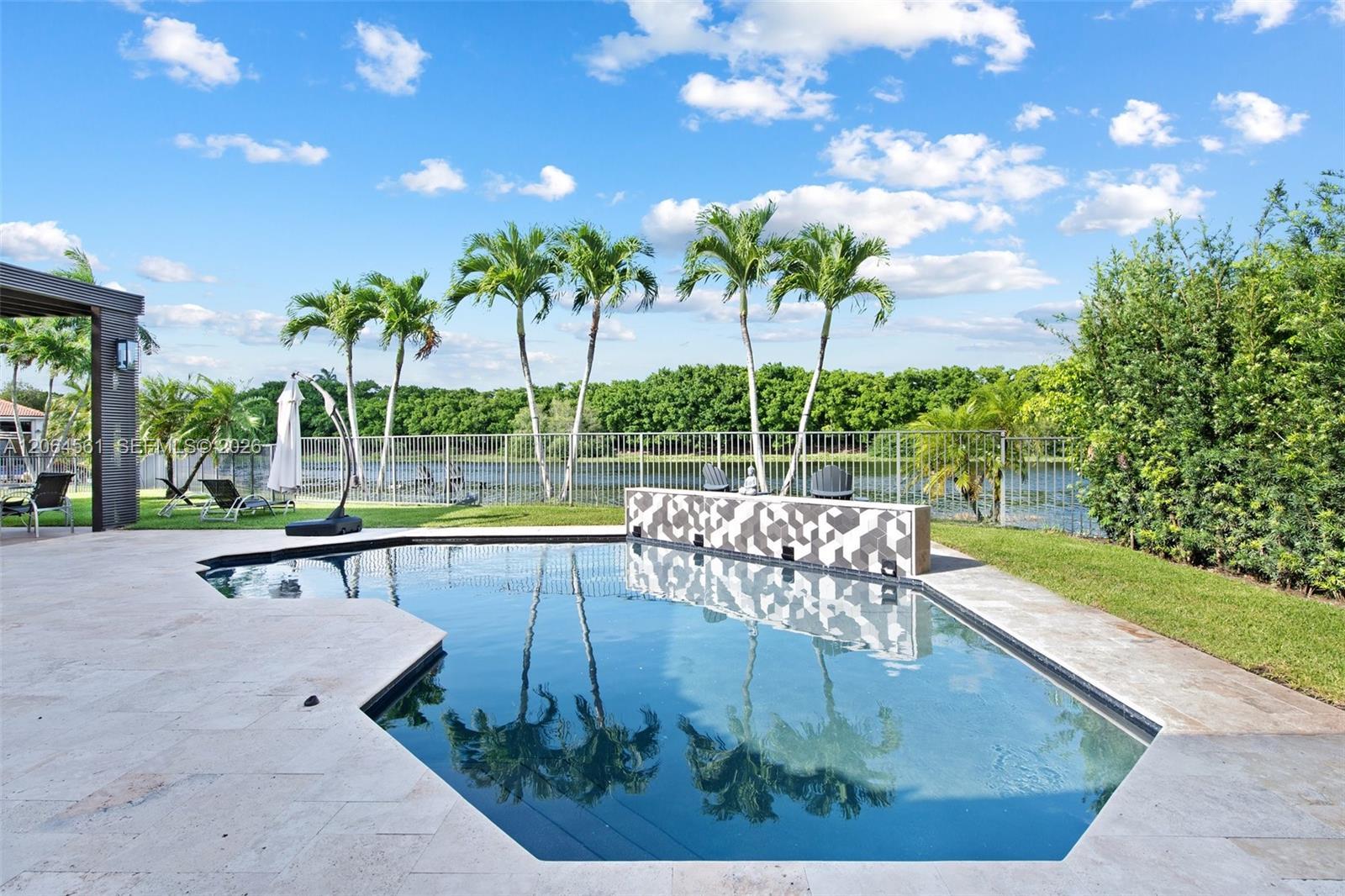 2498 Eagle Run Dr, Weston FL 33327