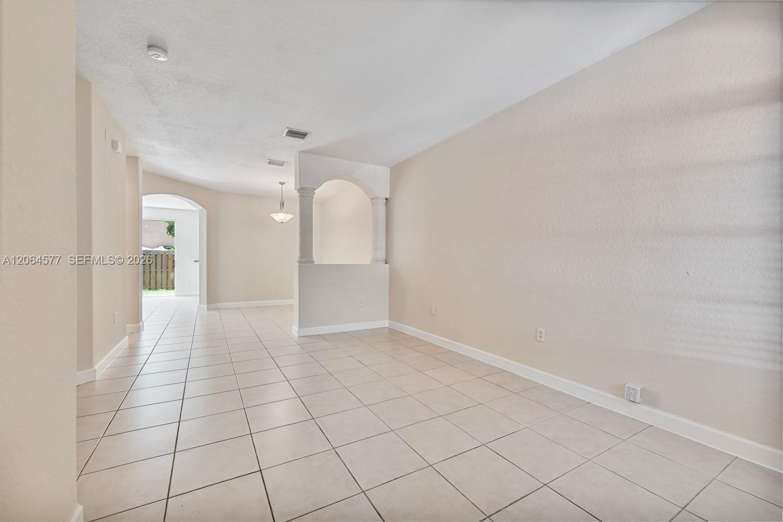 1427 SE 25th Ave, Homestead FL 33035 photo 2