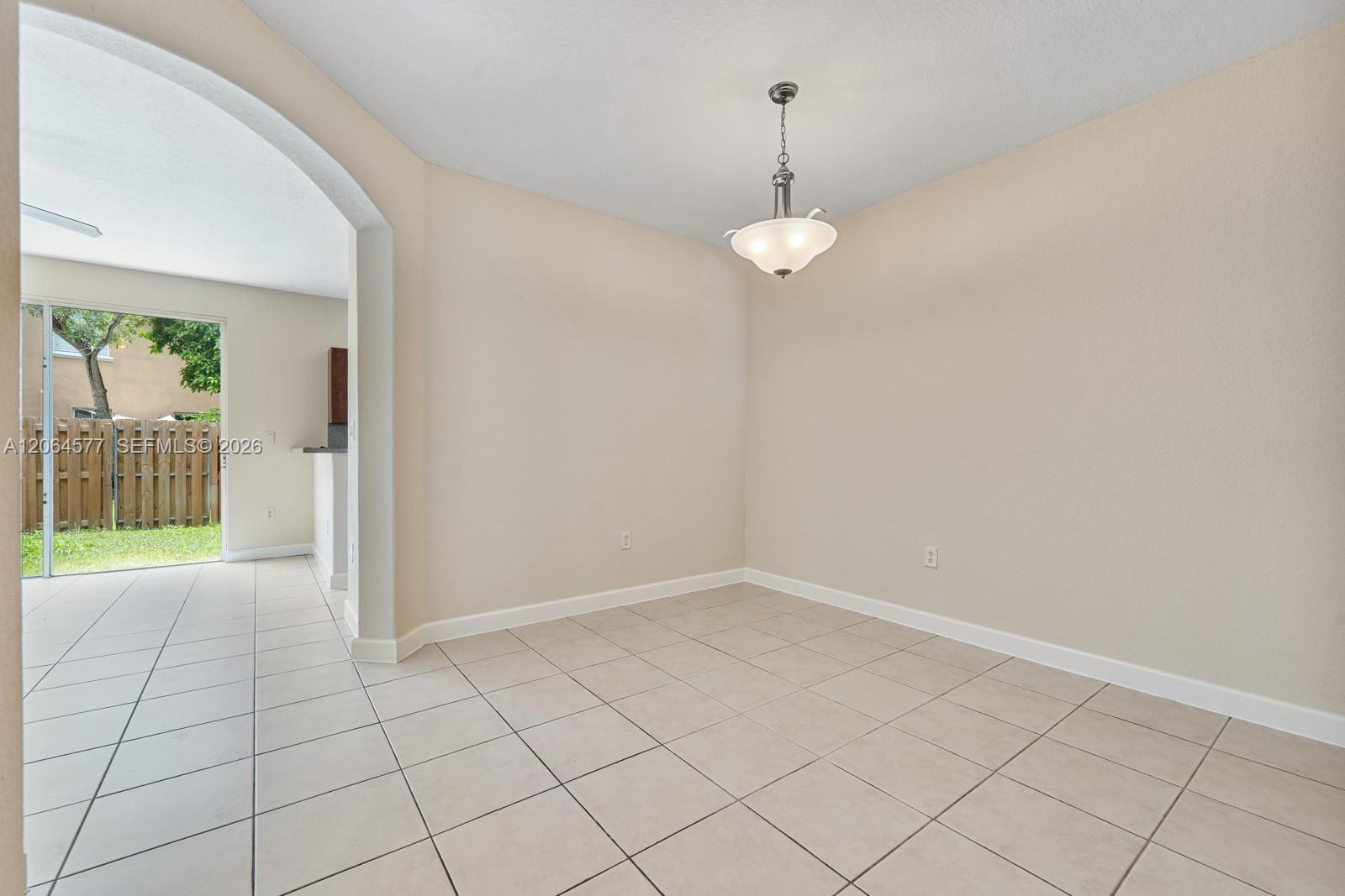 1427 SE 25th Ave, Homestead FL 33035 photo 5