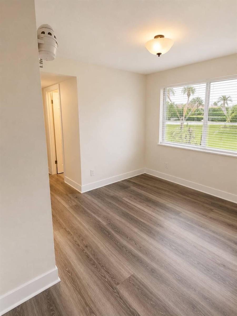 700 NOTTINGHAM Circle, FL 33463 photo 2
