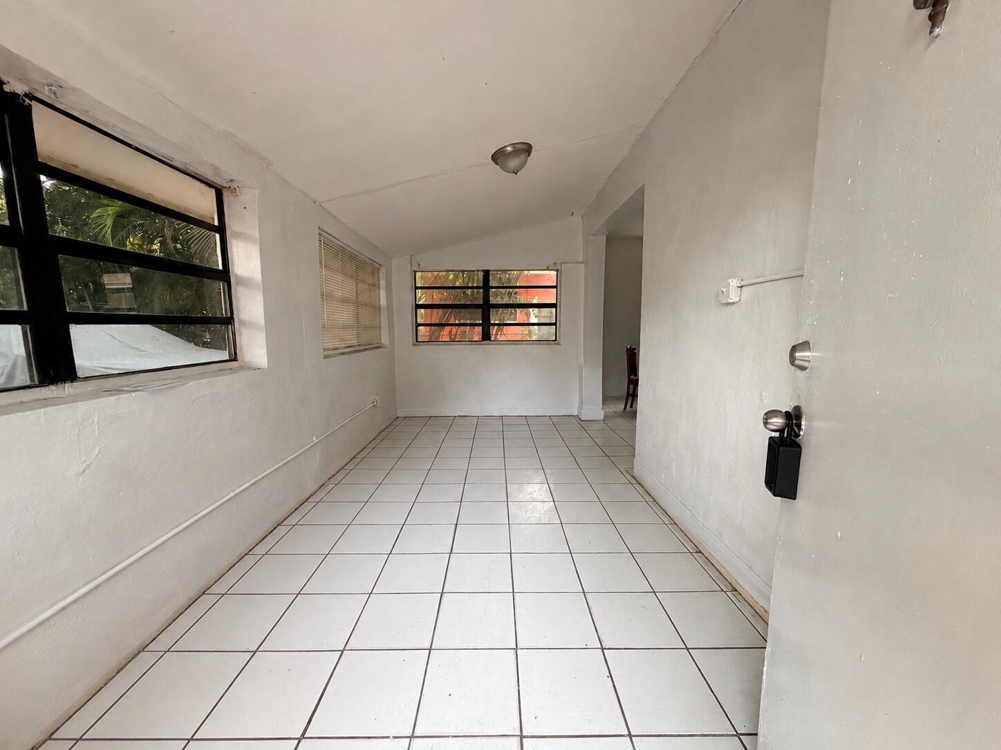 445 NE 163RD Street, Miami FL 33162 photo 2