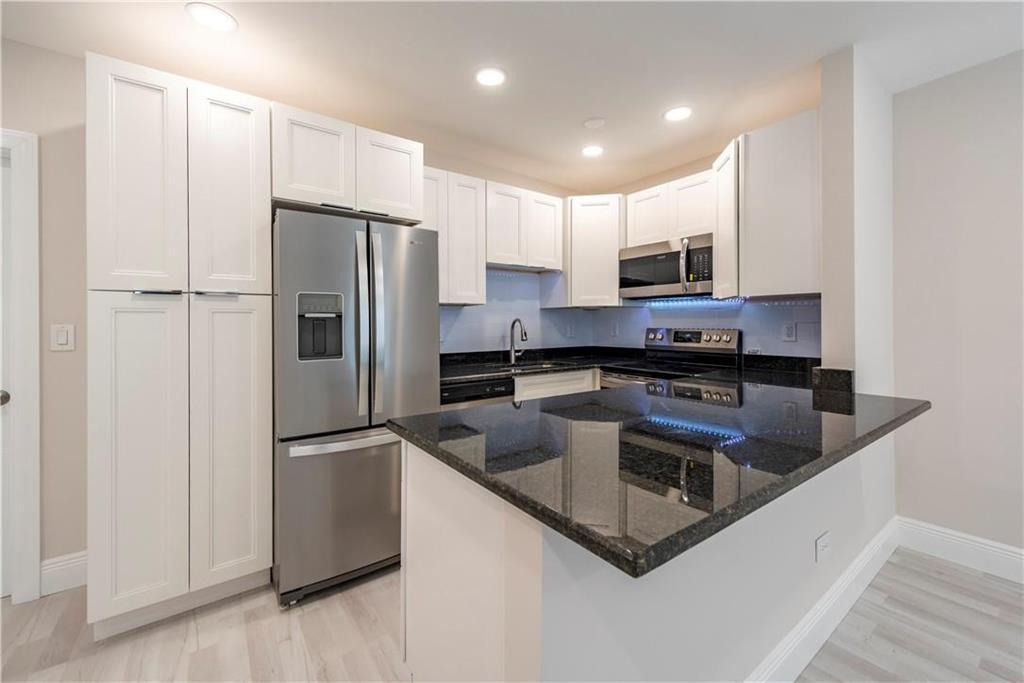 628 NE 8th Avenue # 4, Fort Lauderdale FL 33304