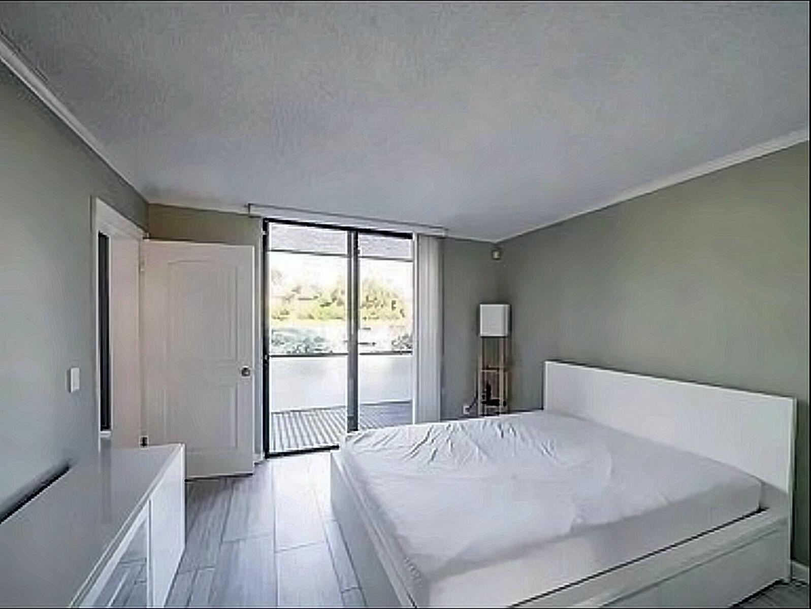 708 EXECUTIVE CENTER Drive # 12, West Palm Beach FL 33401 photo 4