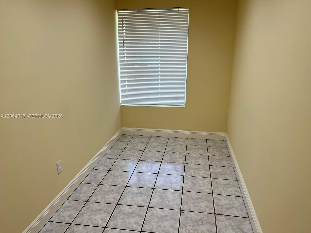 16982 NE 21st Ave # 16982, North Miami Beach FL 33162 photo 3