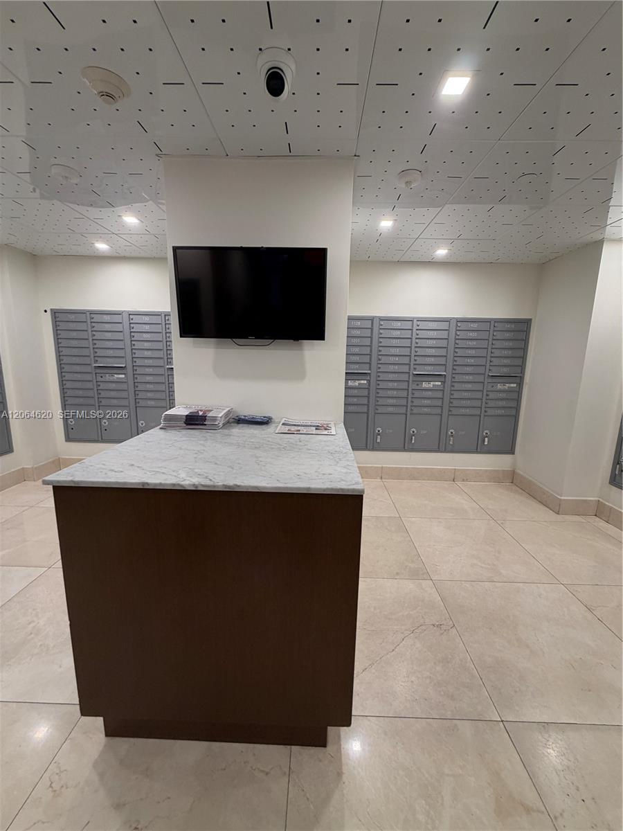 540 BRICKELL KEY DR # 617, Miami FL 33131 photo 2