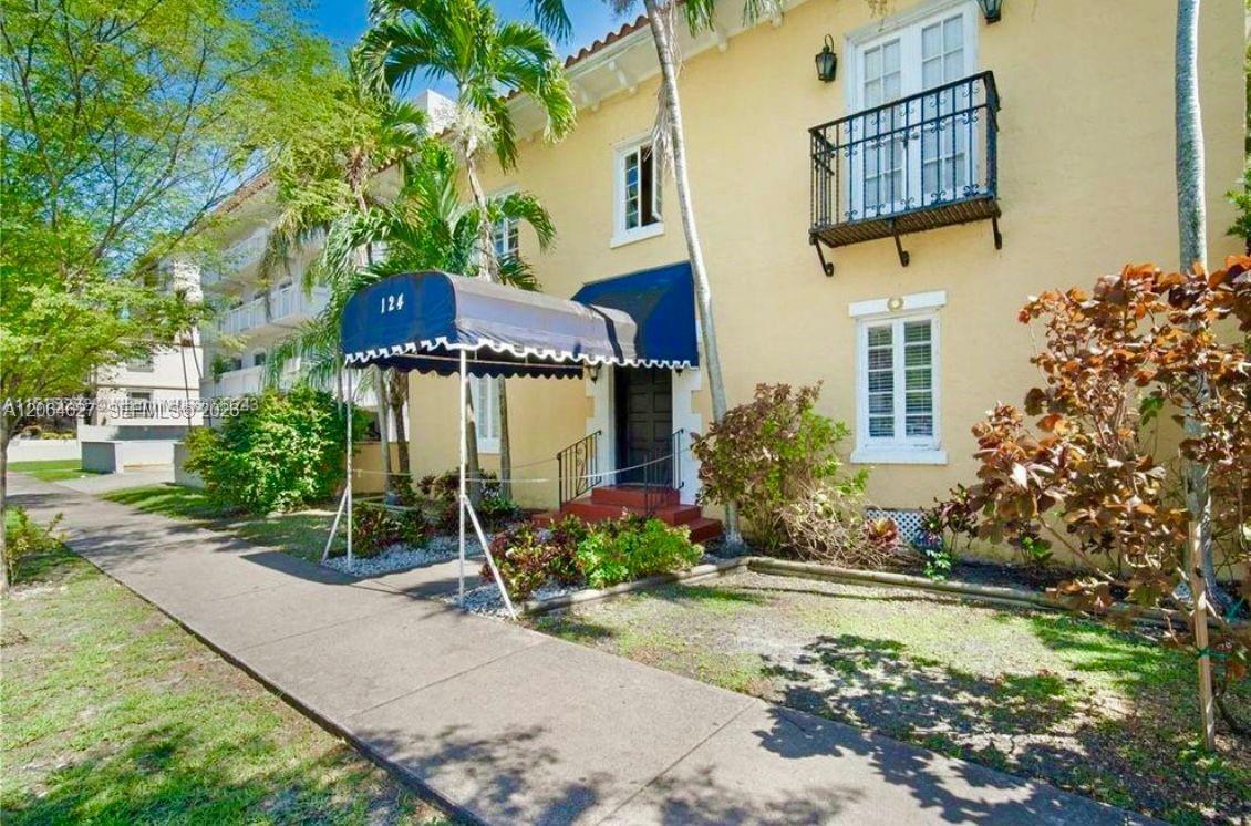 124 Mendoza Ave # 8A, Coral Gables FL 33134