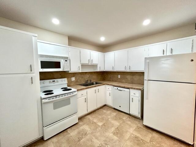 6061 N FALLS CIR Drive # 402, Lauderhill FL 33319 photo 2