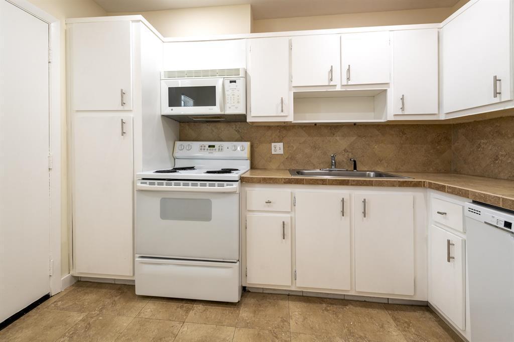 6061 N FALLS CIR Drive # 402, Lauderhill FL 33319 photo 4