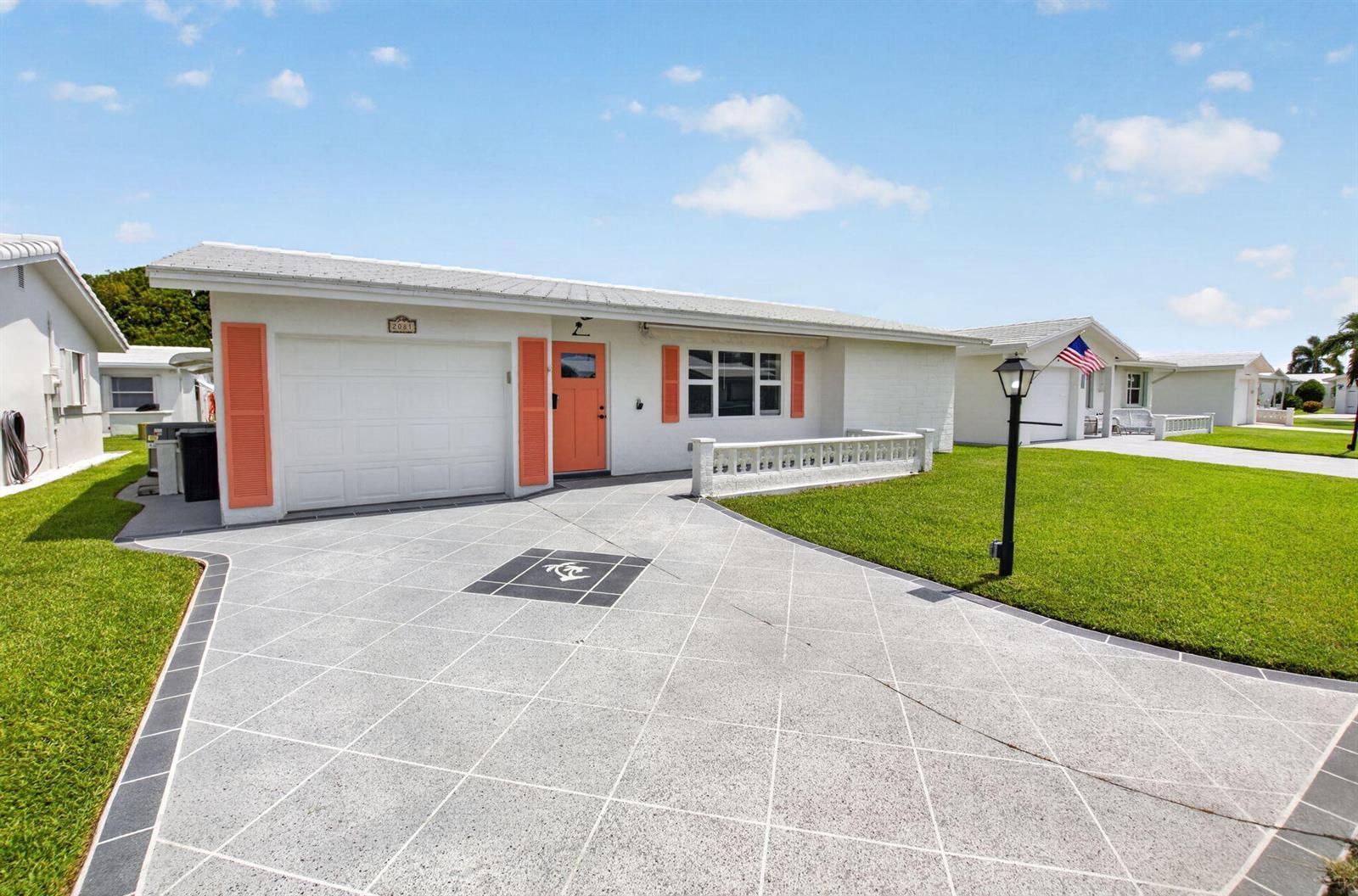 2081 SW 13th Terrace, Boynton Beach FL 33426 photo 2
