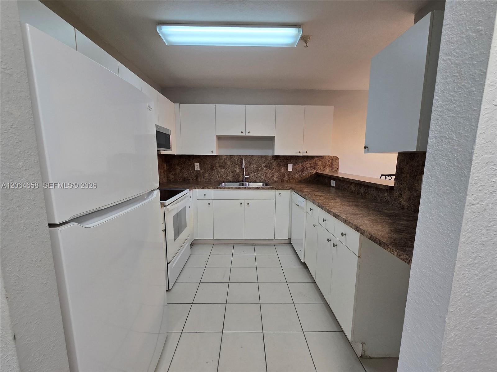 1627 NW 18th St # 403, Miami FL 33125 photo 5