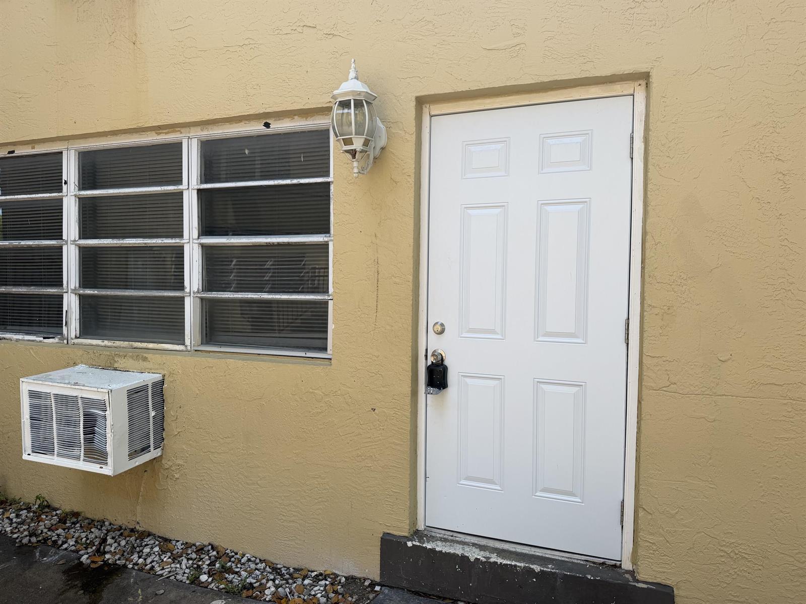 1004 NW 2nd Street # 1, Fort Lauderdale FL 33311 photo 2