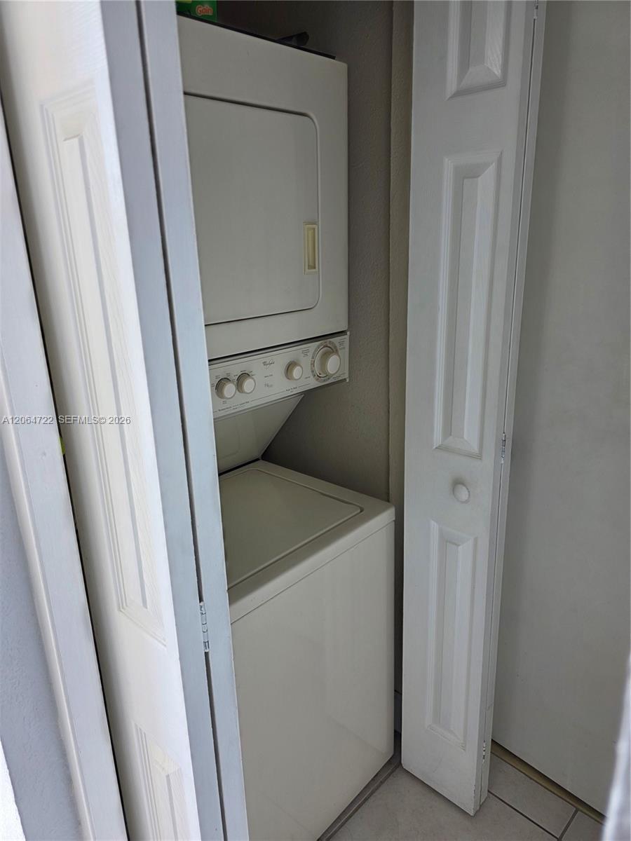 180 Royal Palm Rd # 209, Hialeah Gardens FL 33016